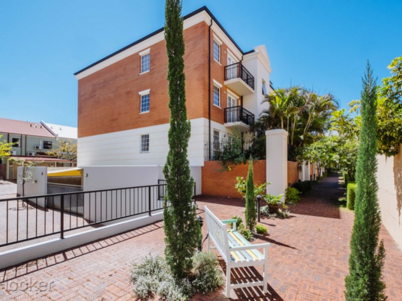 2/19 Little Shenton Lane, Northbridge WA 6003