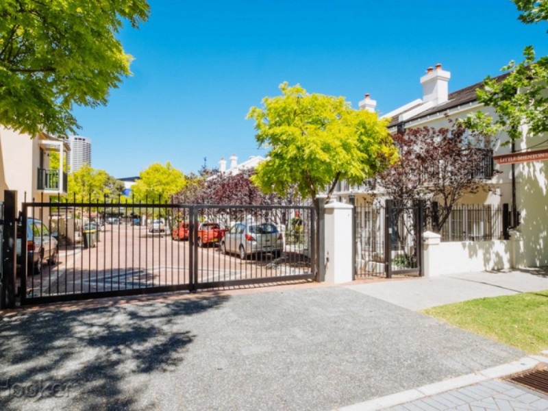 2/19 Little Shenton Lane, Northbridge WA 6003