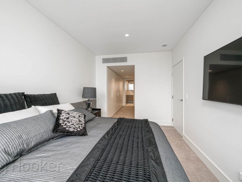 2007/1 Geoffrey Bolton Avenue, Perth WA 6000