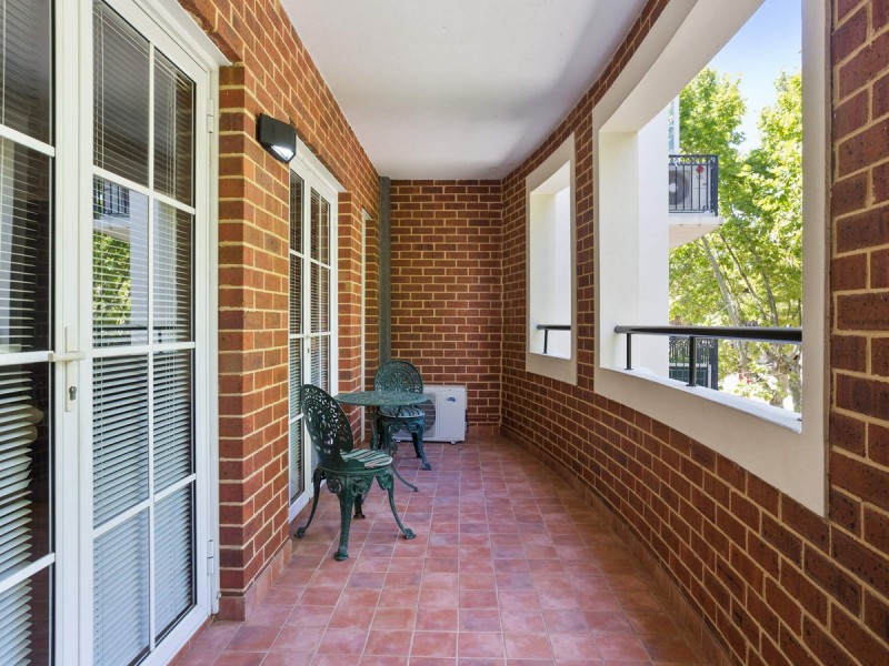8/2 Henry Lawson Walk, East Perth WA 6004
