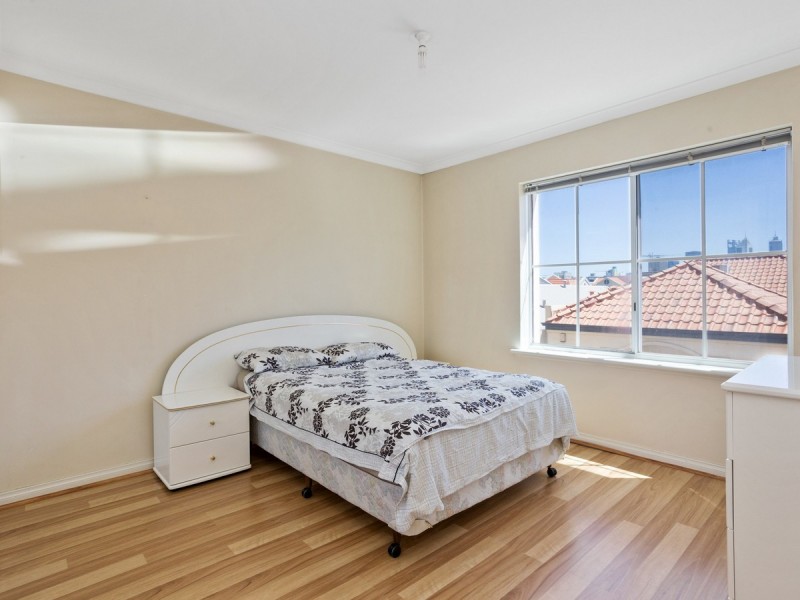 8/2 Henry Lawson Walk, East Perth WA 6004