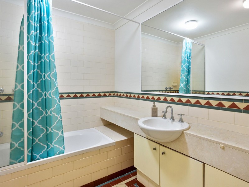 8/2 Henry Lawson Walk, East Perth WA 6004
