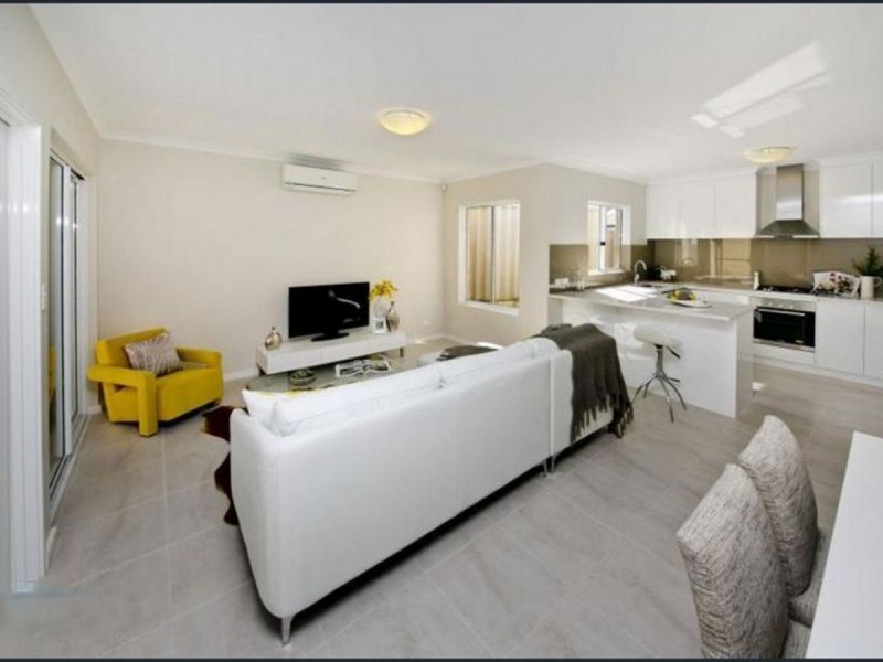 14c Phillips Grove, Innaloo WA 6018