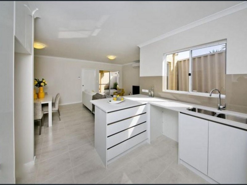 14c Phillips Grove, Innaloo WA 6018