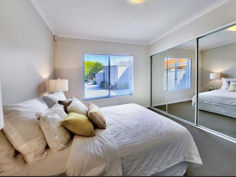 14c Phillips Grove, Innaloo WA 6018