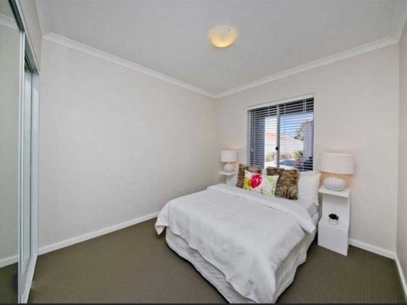 14c Phillips Grove, Innaloo WA 6018