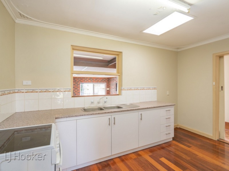 137 Forrest Road, Hamilton Hill WA 6163