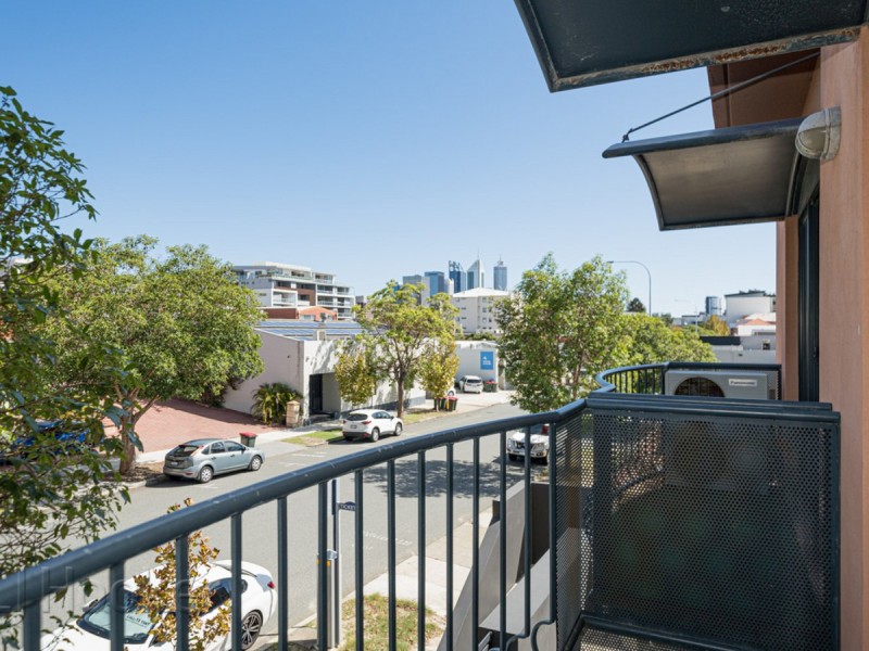 33/11 Regal Place, East Perth WA 6004