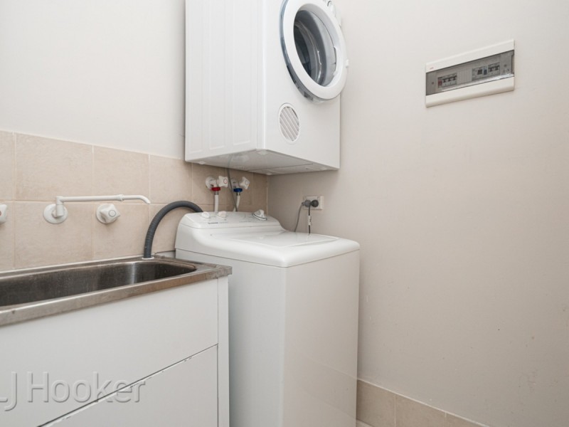 33/11 Regal Place, East Perth WA 6004