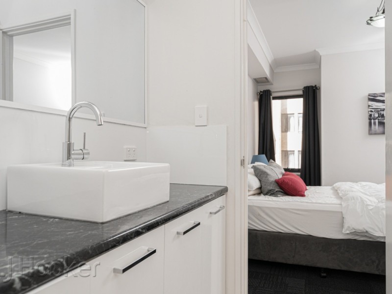 11/11 Regal Place, East Perth WA 6004