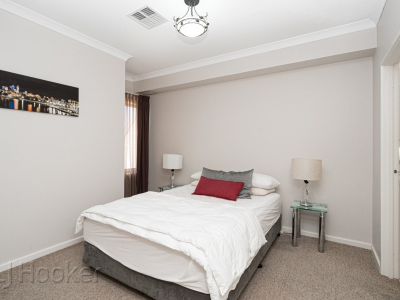 39/11 Regal Place, East Perth WA 6004