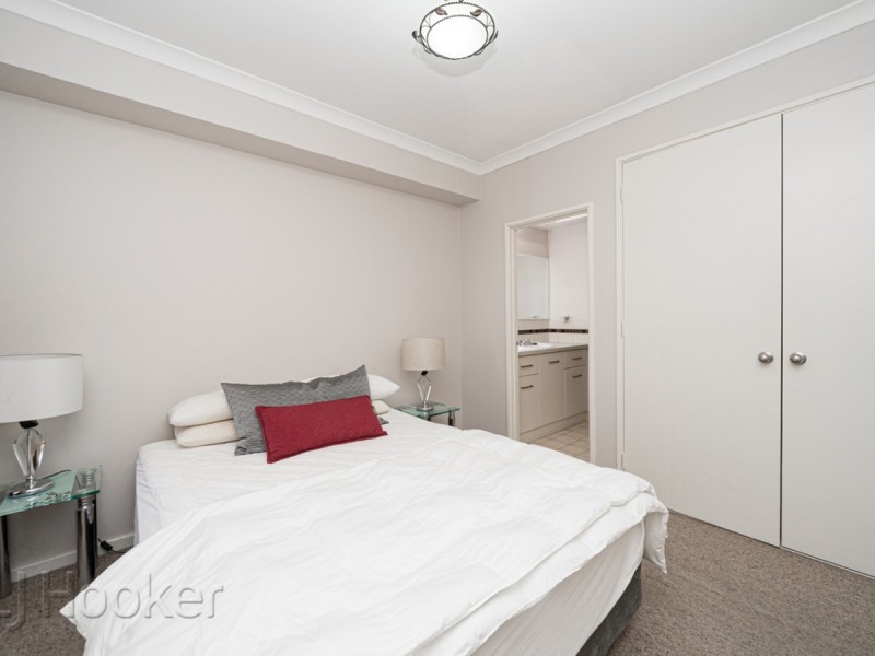 39/11 Regal Place, East Perth WA 6004