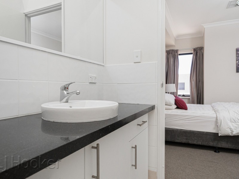 38/11 Regal Place, East Perth WA 6004