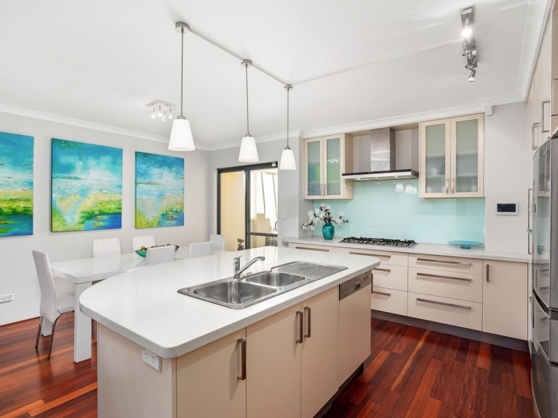 4 Flagstaff Lane, East Perth WA 6004