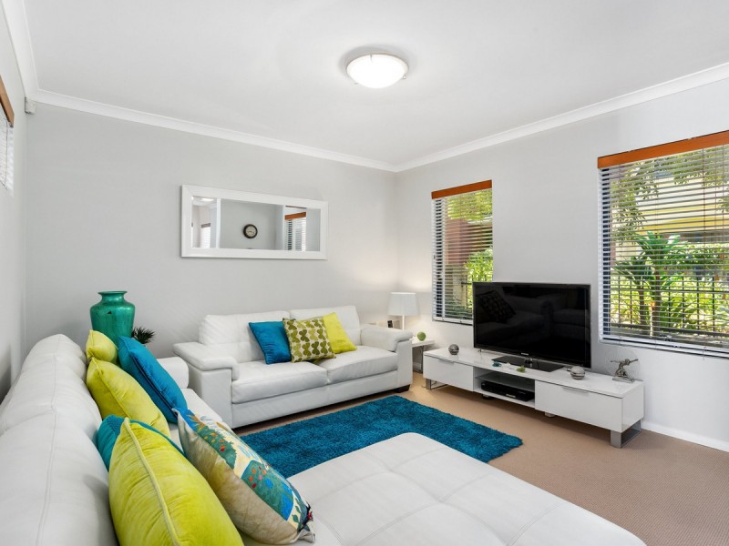 4 Flagstaff Lane, East Perth WA 6004