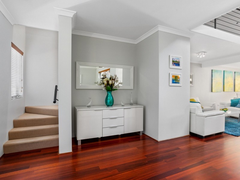 4 Flagstaff Lane, East Perth WA 6004