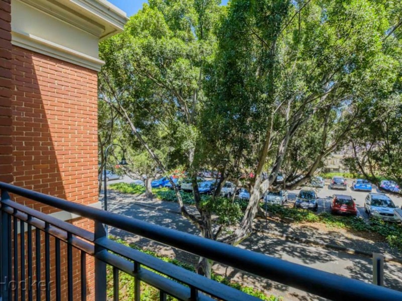 4/26 Saunders Street, East Perth WA 6004