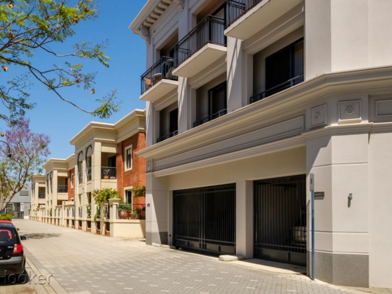 4/26 Saunders Street, East Perth WA 6004