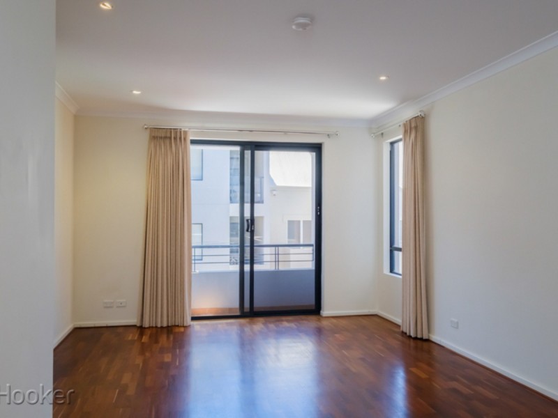 4/26 Saunders Street, East Perth WA 6004