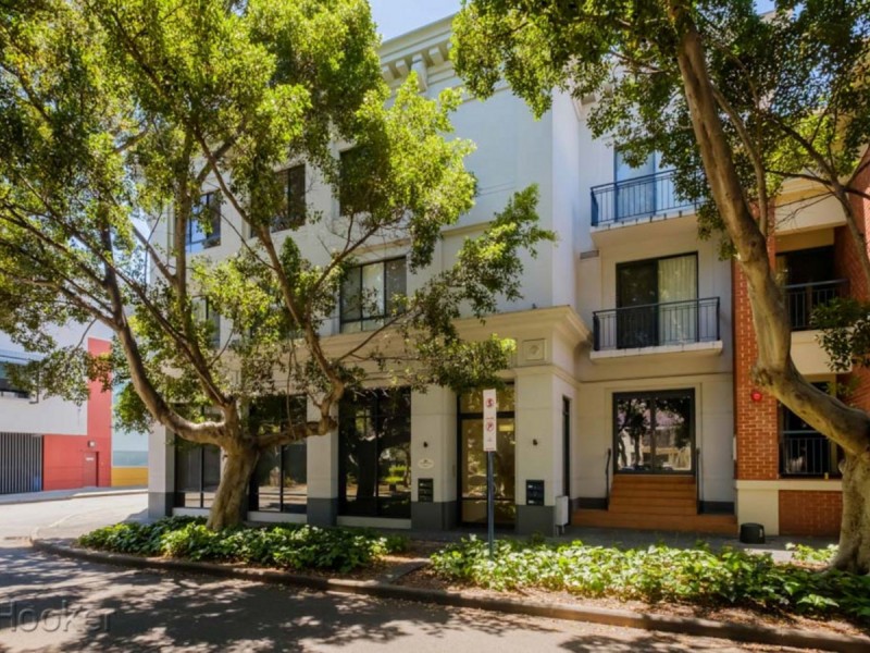4/26 Saunders Street, East Perth WA 6004