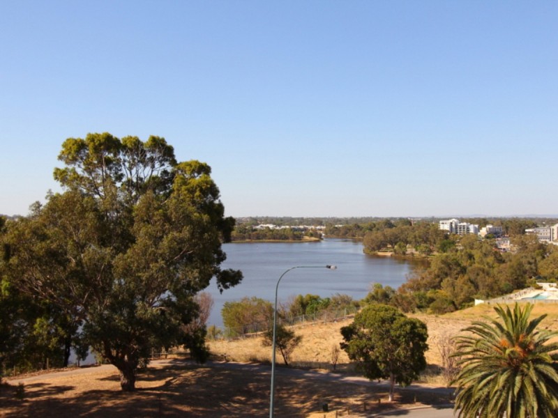 8/1 Tanunda Drive, Rivervale WA 6103