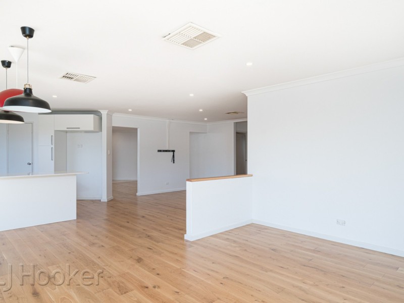 11 Grimbsy Close, Kenwick WA 6107