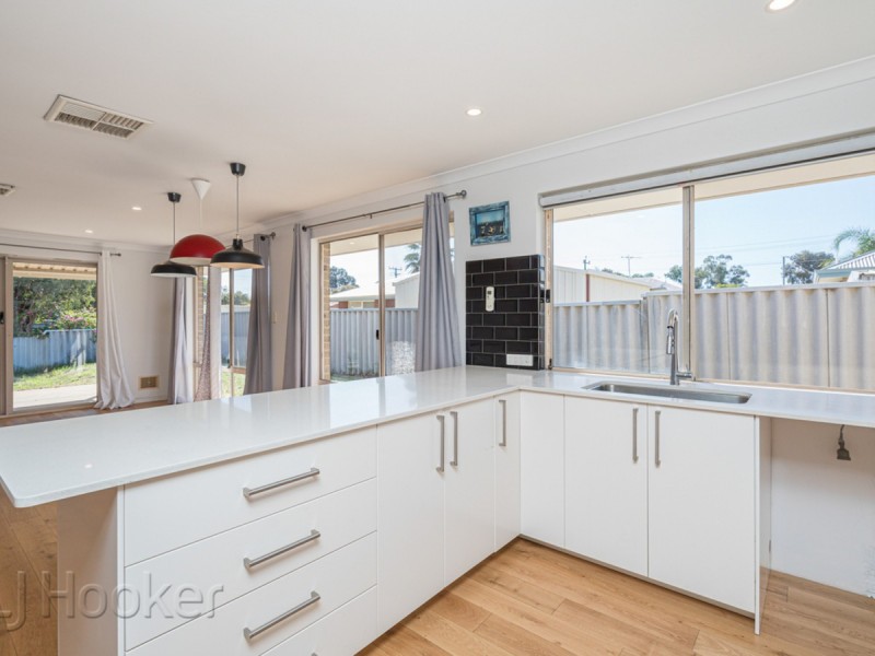 11 Grimbsy Close, Kenwick WA 6107