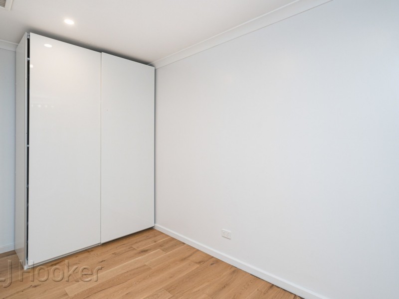 11 Grimbsy Close, Kenwick WA 6107