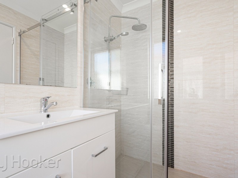 11 Grimbsy Close, Kenwick WA 6107