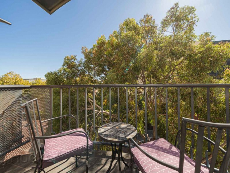 10/11 Regal Place, East Perth WA 6004