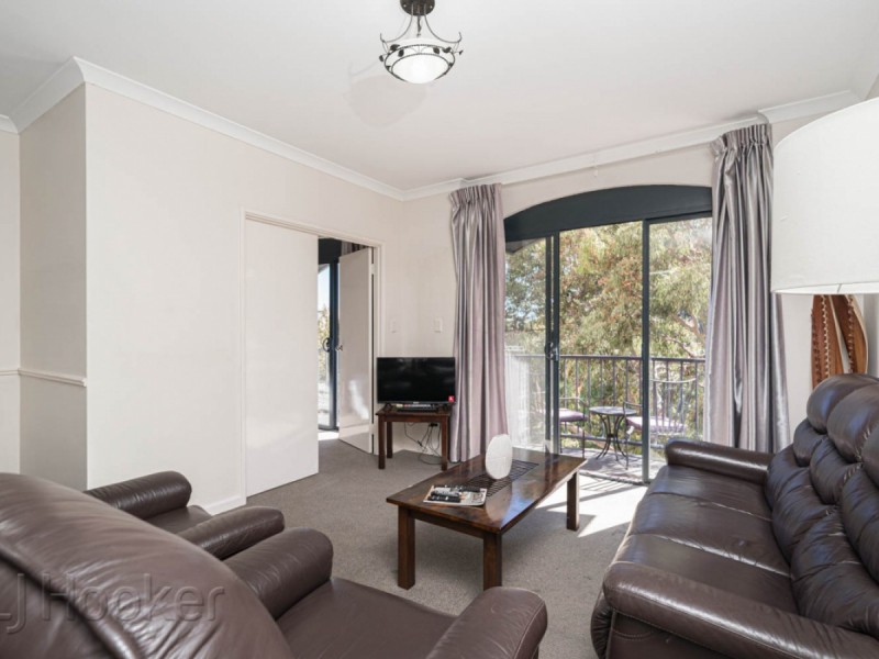 10/11 Regal Place, East Perth WA 6004