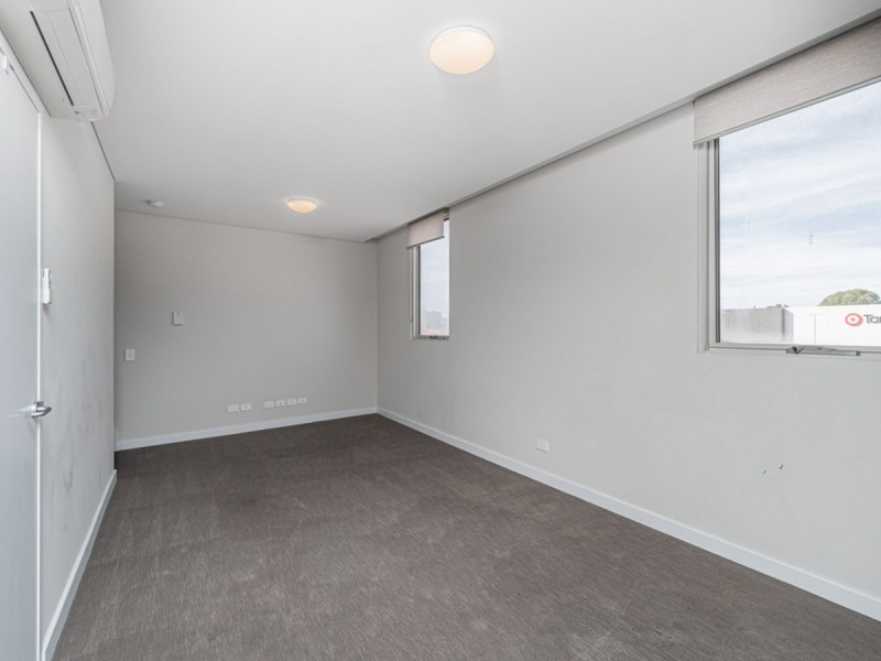 101/18 Cecil Avenue, Cannington WA 6107