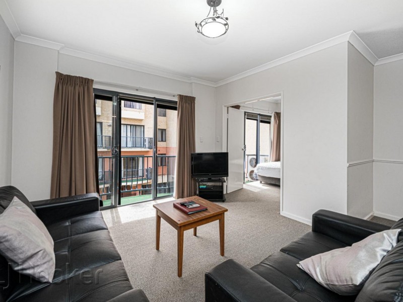 17/11 Regal Place, East Perth WA 6004