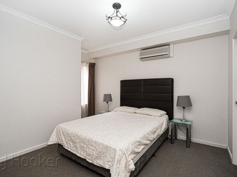 17/11 Regal Place, East Perth WA 6004