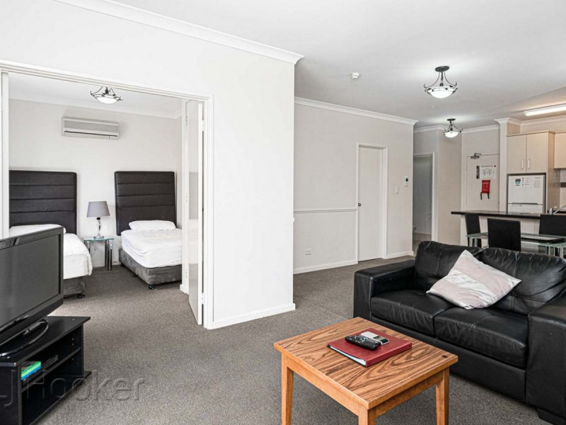 17/11 Regal Place, East Perth WA 6004