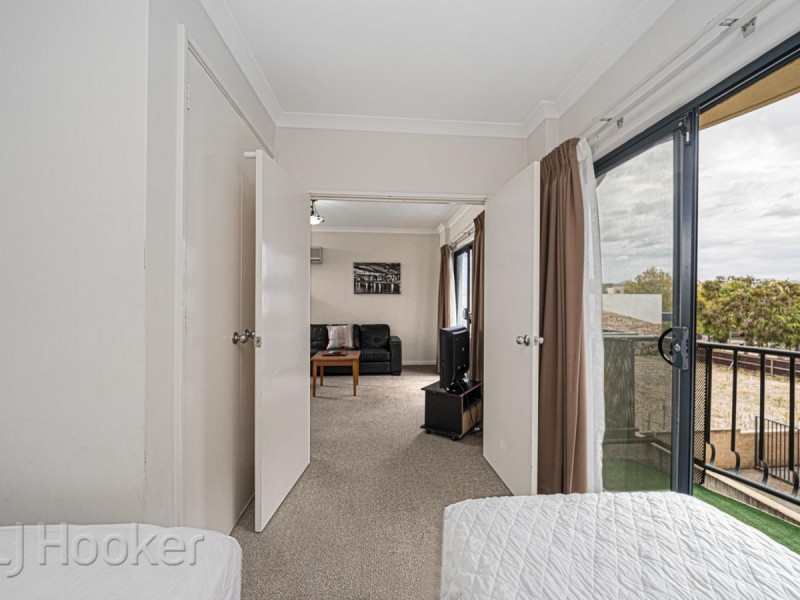 17/11 Regal Place, East Perth WA 6004