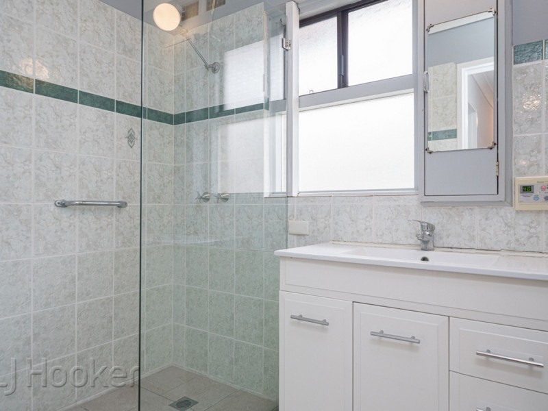 19 Devenish Road, Lockridge WA 6054