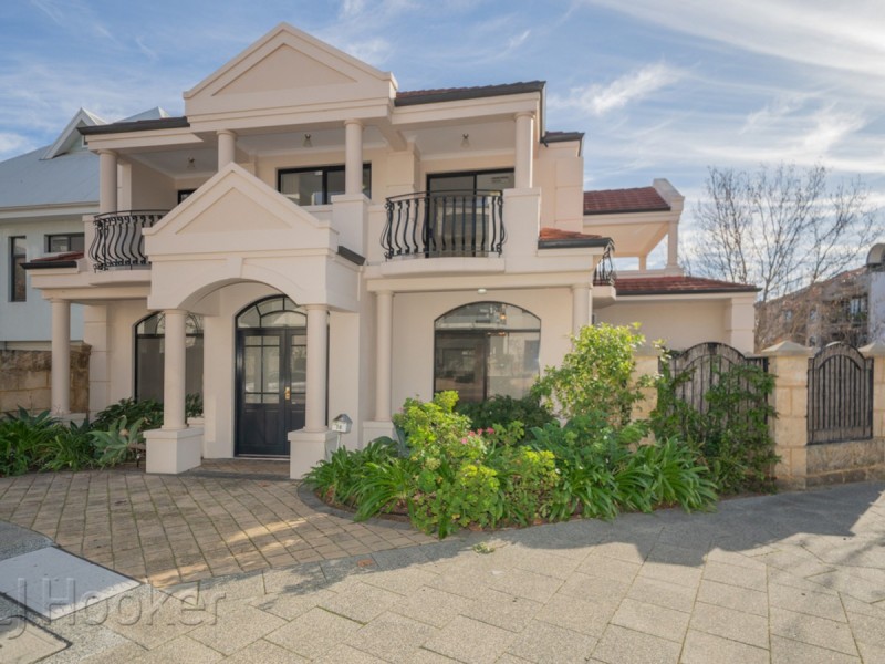 16 Haig Park Circle, East Perth WA 6004