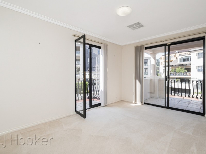 16 Haig Park Circle, East Perth WA 6004