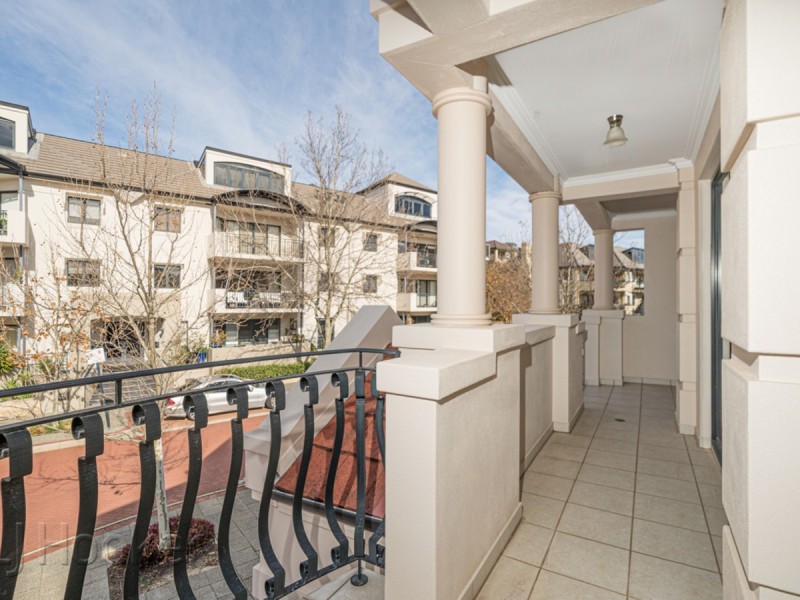 16 Haig Park Circle, East Perth WA 6004