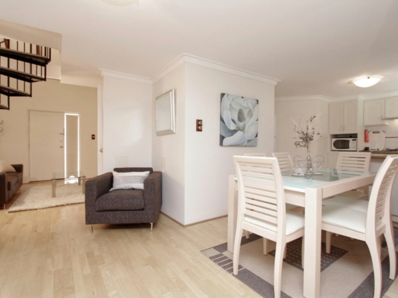 38/22 Nile Street, East Perth WA 6004