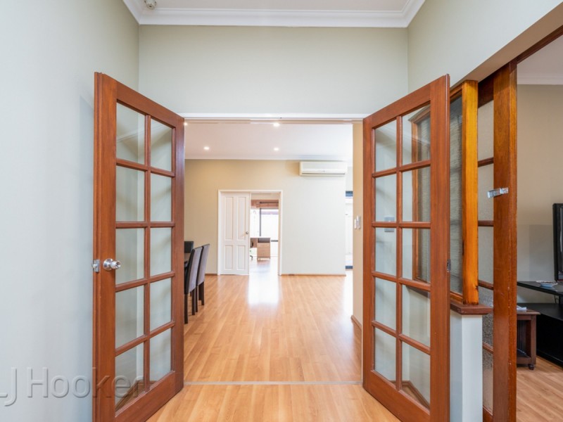 1/15 Queen Street, Bentley WA 6102