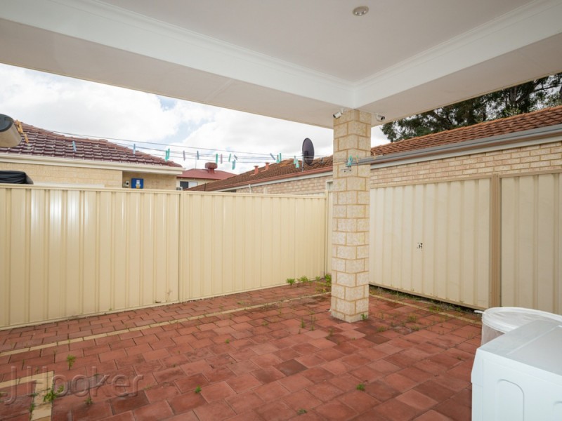 1/15 Queen Street, Bentley WA 6102