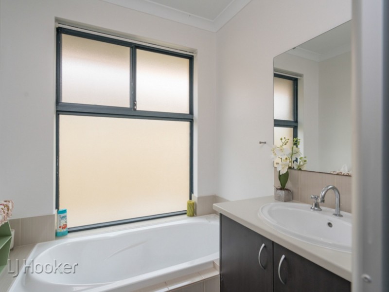 20 Goldfinch Bend, Harrisdale WA 6112