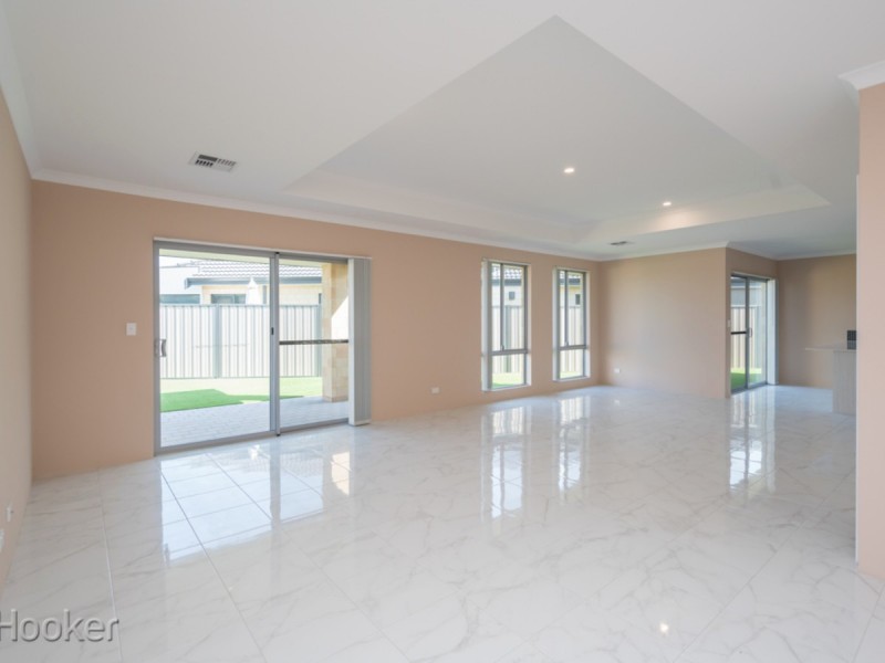 37 Miramar Way, Piara Waters WA 6112