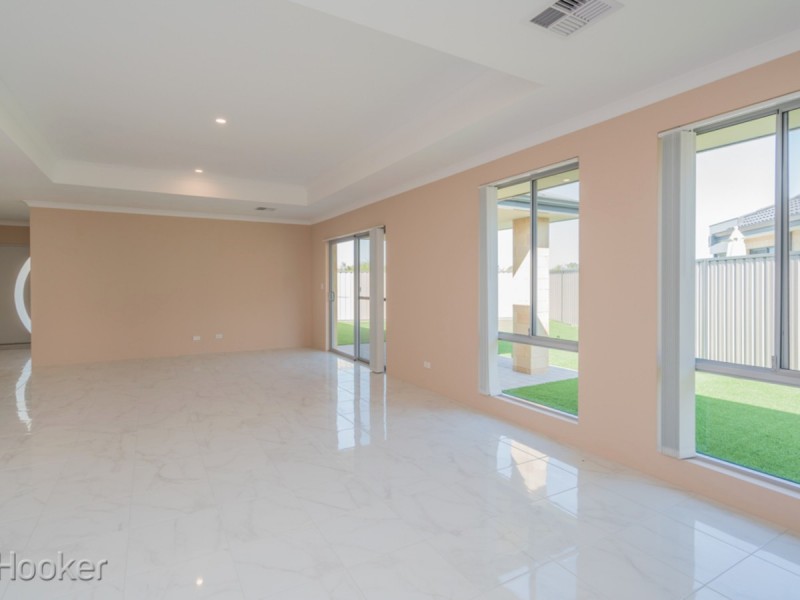 37 Miramar Way, Piara Waters WA 6112