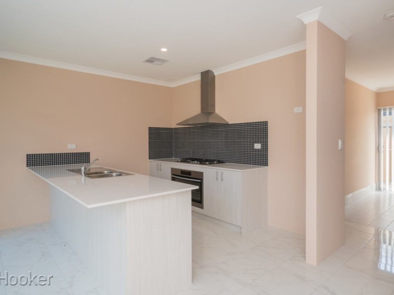 37 Miramar Way, Piara Waters WA 6112