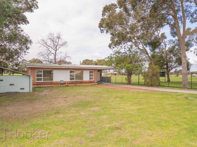 6 Elderfield Road, Waterford WA 6152