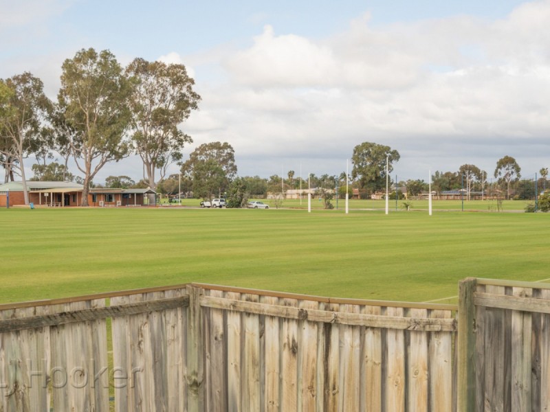 6 Elderfield Road, Waterford WA 6152