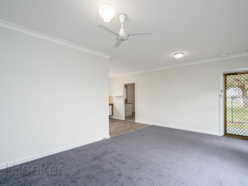 6 Elderfield Road, Waterford WA 6152